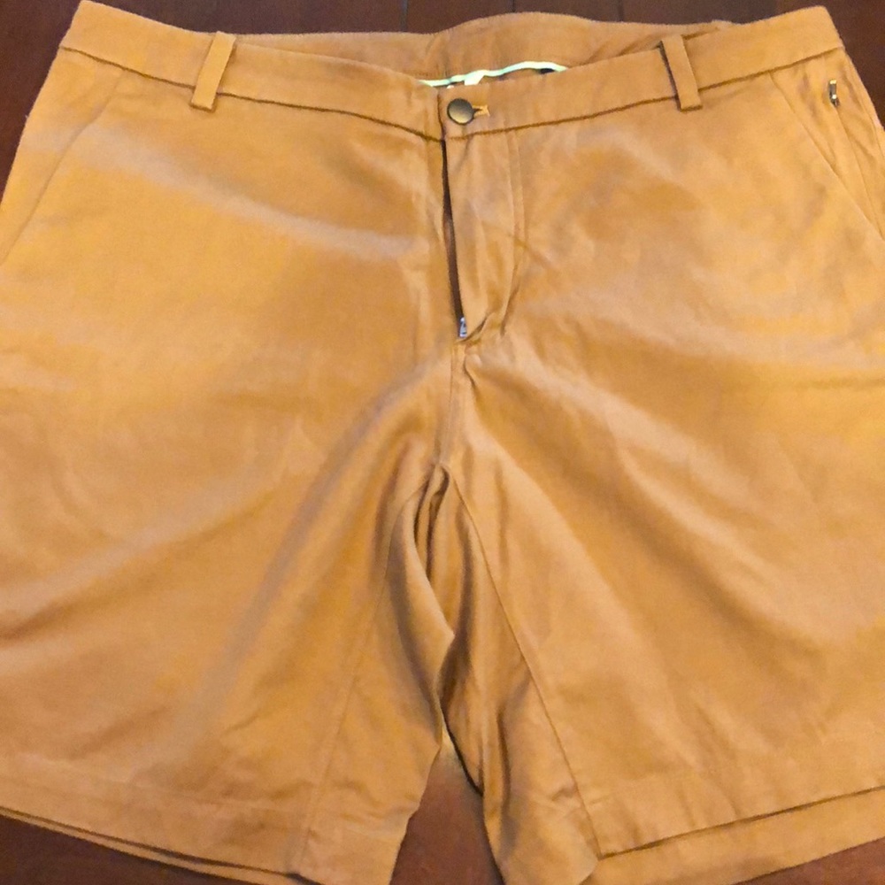Lululemon Commisshion Short 9” inseam size 38