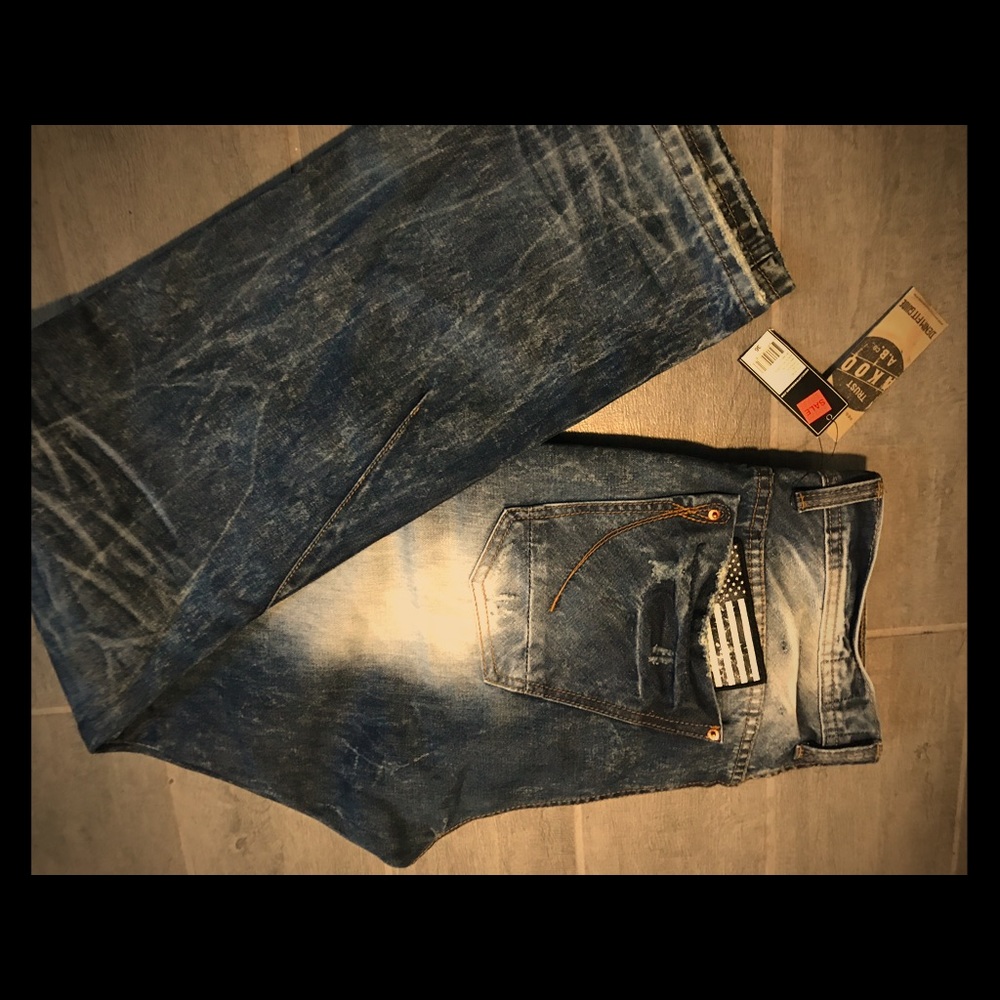 Akoo jeans