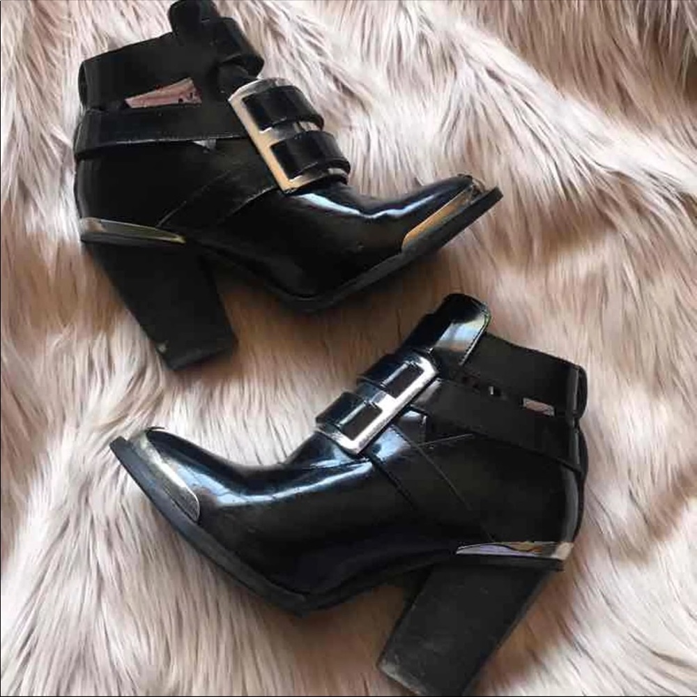 Jeffrey Campbell Hyatt Buckle 6.5