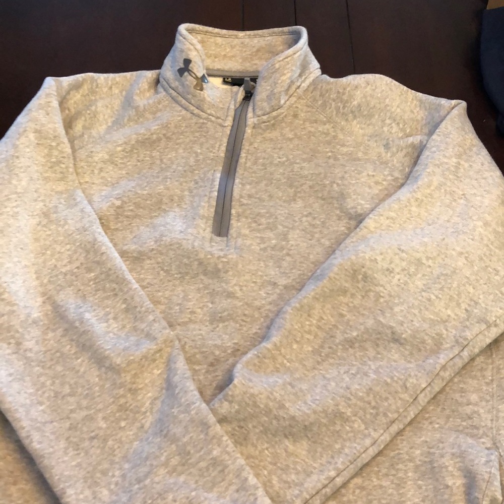Under Armour 1/4 zip sweatshirt size L