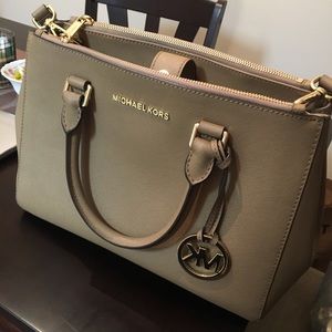 MICHAEL KORS MEDIUM SUTTON SAFFIANO SATCHEL