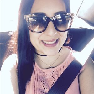 Meet your Posher, Vero