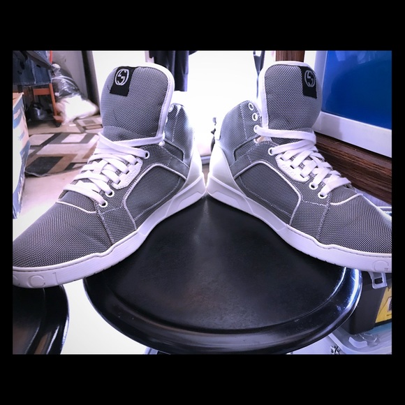 Gucci Other - Gucci men’s Praga print (like new )