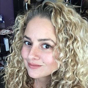 Meet your Posher, Maritza