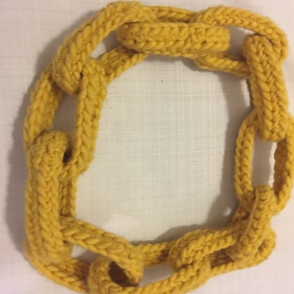 NWT custom made yarn scarf in link chain form - Picture 4 of 7