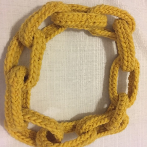 NWT custom made yarn scarf in link chain form - Picture 5 of 7