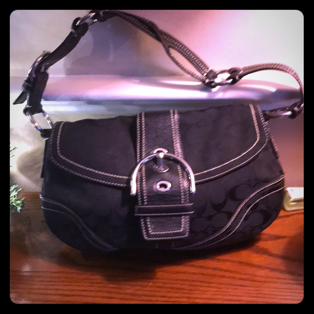 Classic Coach pocketbook