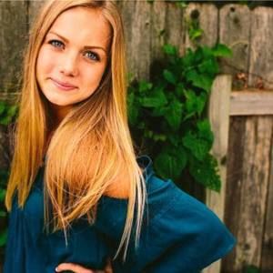 Meet your Posher, Alexis