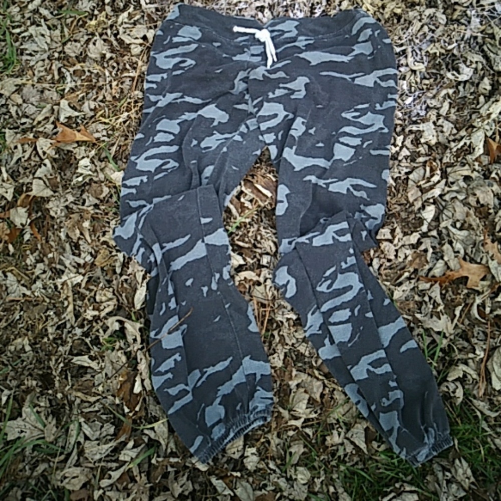 Black & Gray Camouflage Jogging Sweats