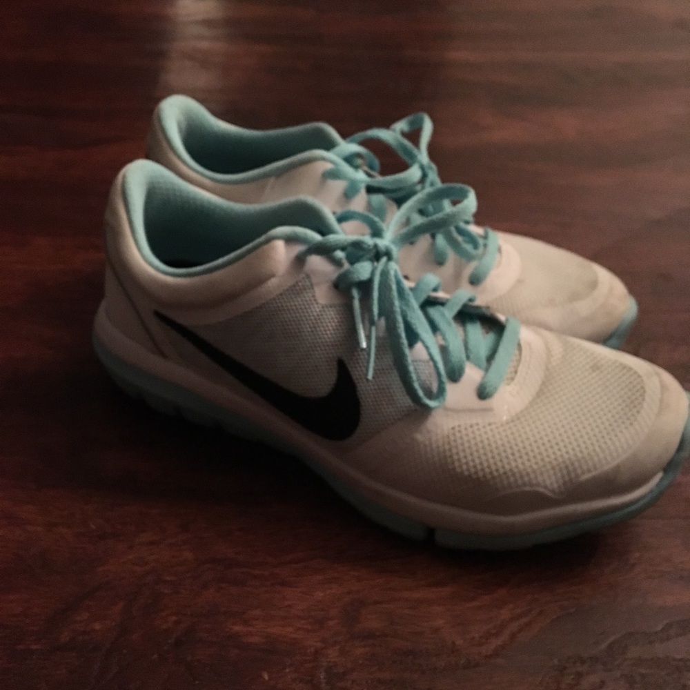 NIKE SNEAKERS