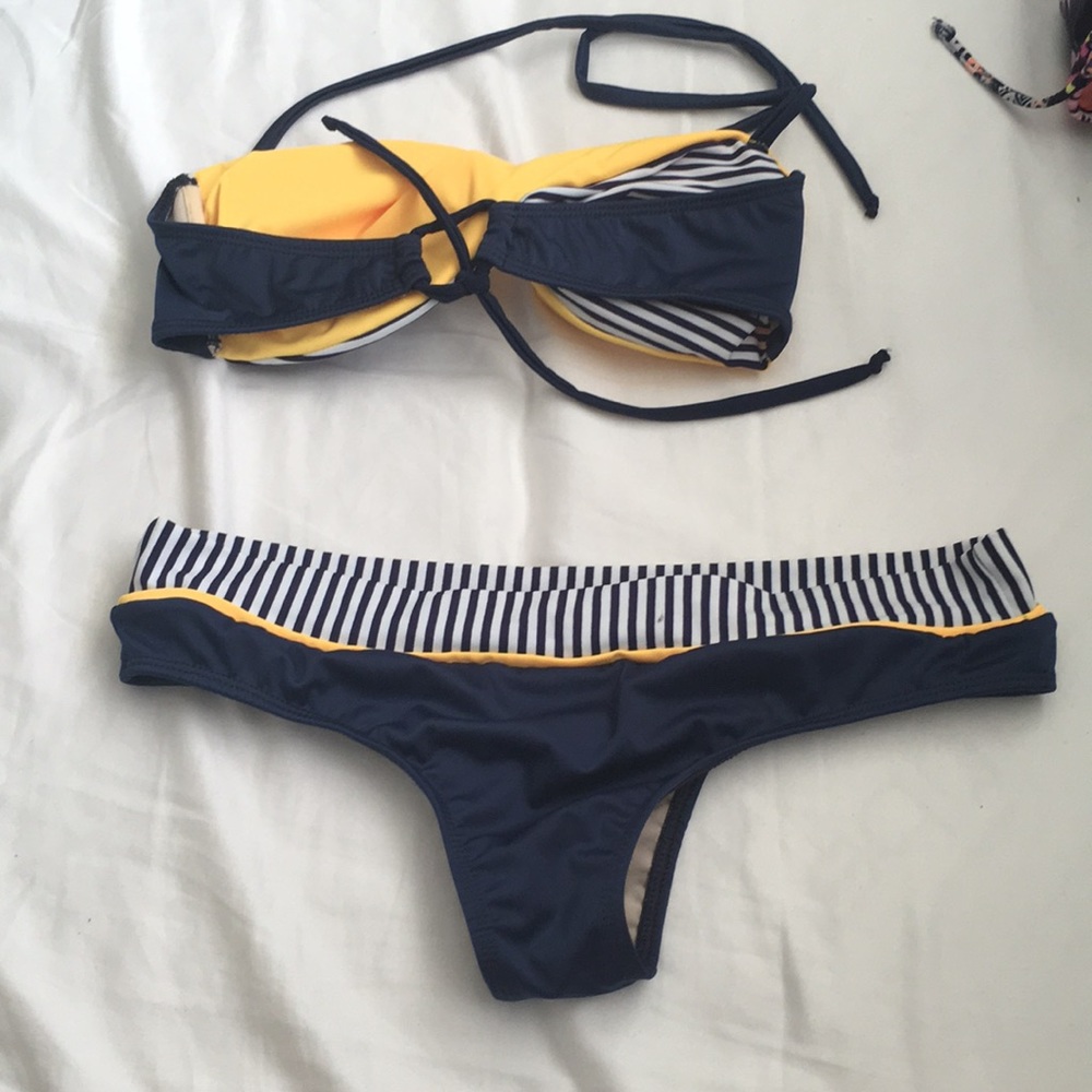 Bikini set - Picture 2 of 2