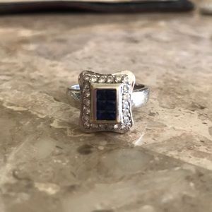 Sapphire and Diamond ring in 18k White Gold