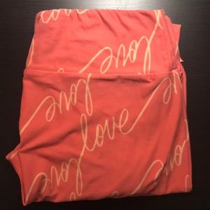 TC LulaRoe Leggings Valentines Day
