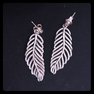 PANDORA Light as a Feather Earrings