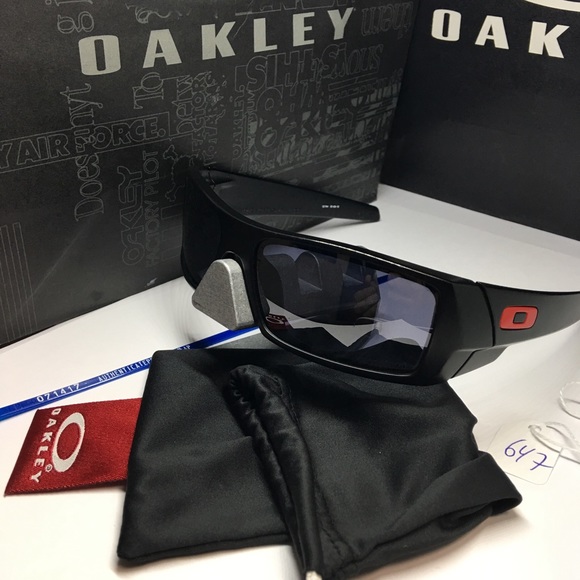 Oakley Accessories - Authenticated Rare Oakley Ducati Gascan Sunglasses