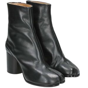 Maison Margiela Tabi ankle boot.