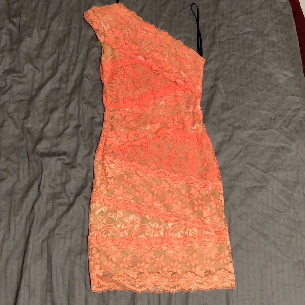 Bebe dress