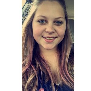 Meet your Posher, Alexis