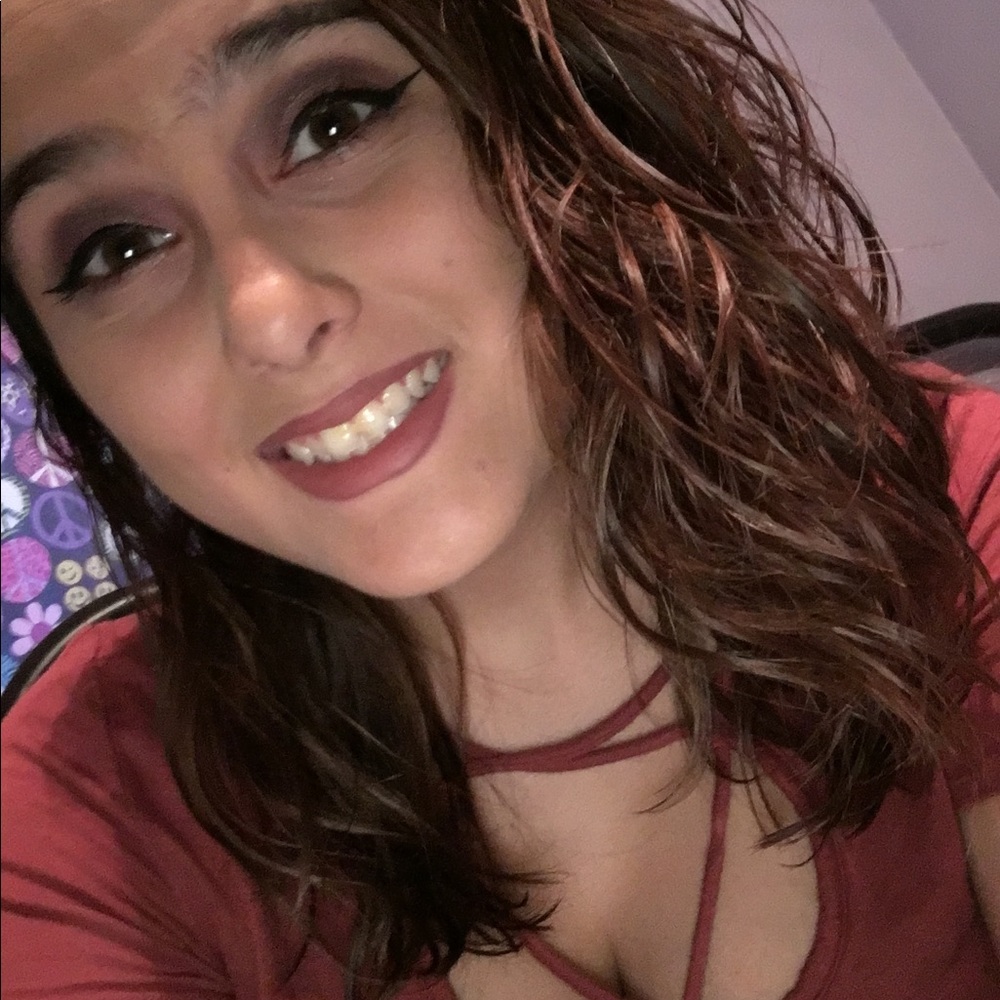 Meet your Posher, Deanna