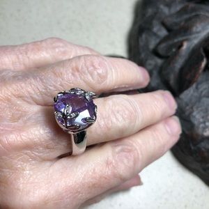 Pretty in ‘purple’ silver tone ring