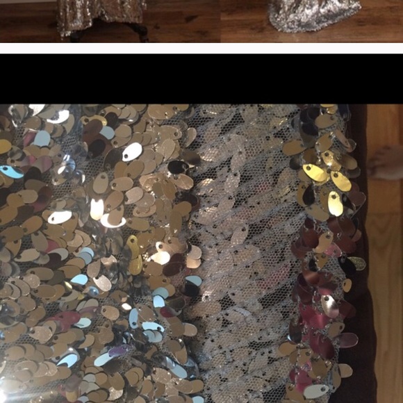 Silver sequin gown with small train. - Picture 3 of 4