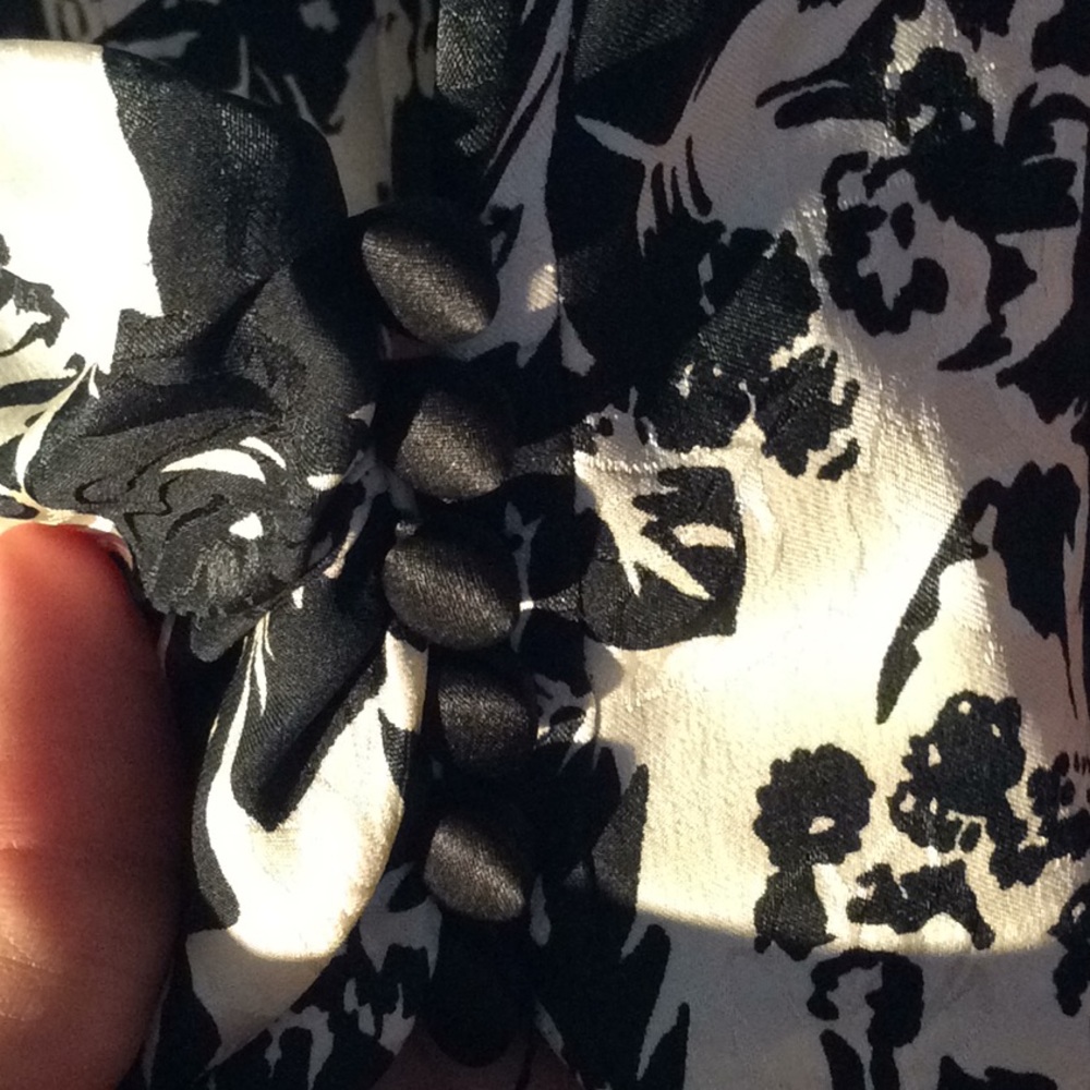 *vintage* Flora Kung Silk wrap dress - Picture 5 of 8