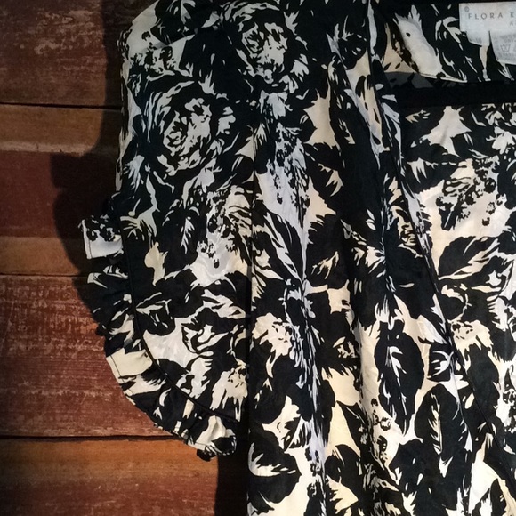 *vintage* Flora Kung Silk wrap dress - Picture 4 of 8