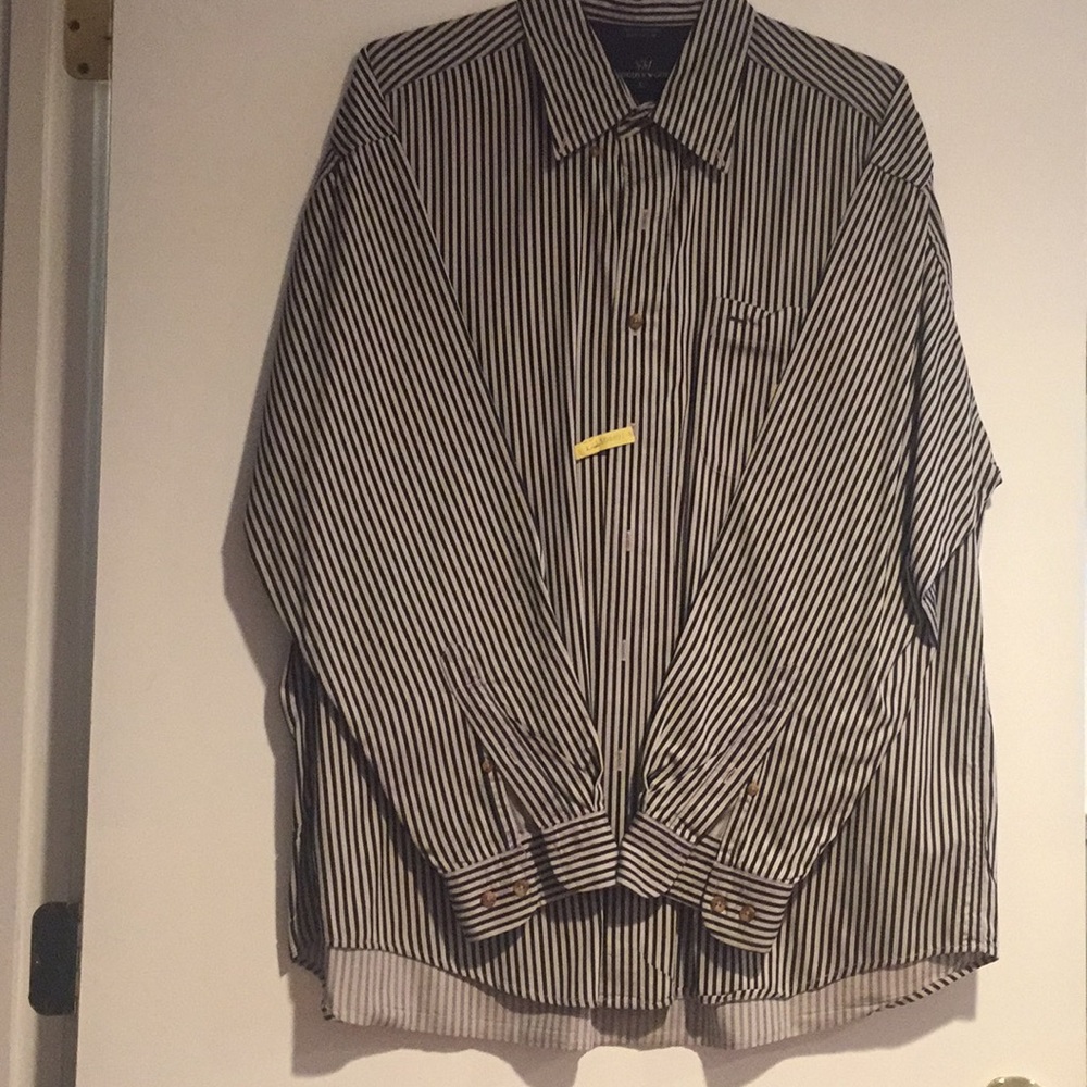 W&W BUTTON DOWN