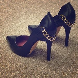 Black Paolo Ianforno heels with chain detail