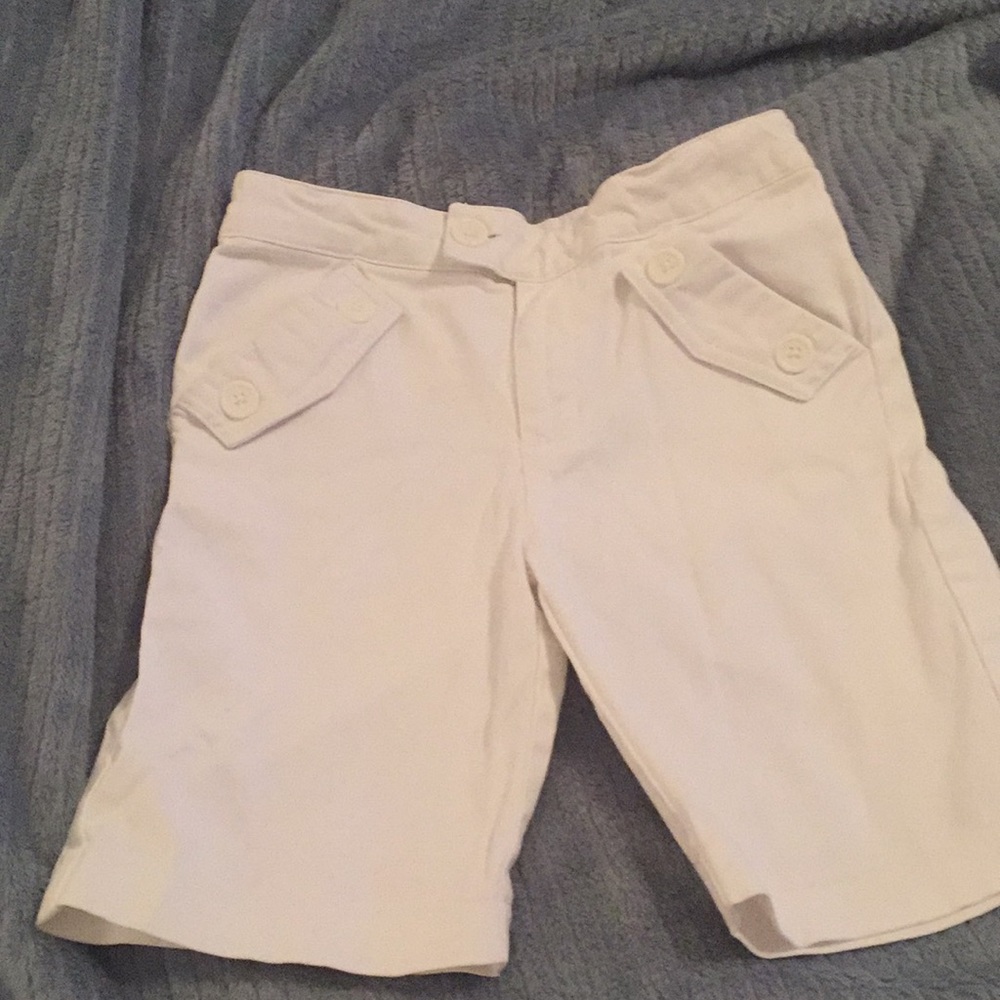 Dress shorts with cute pocket details