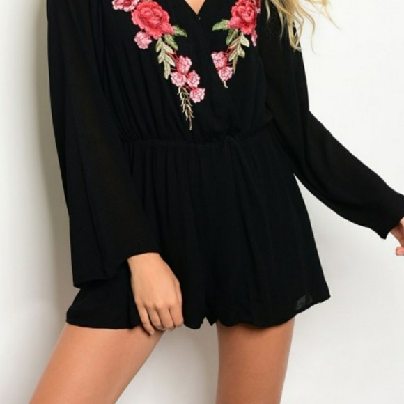 🎋NEW FLOWER PRINT ROMPER🎄 - Picture 2 of 4