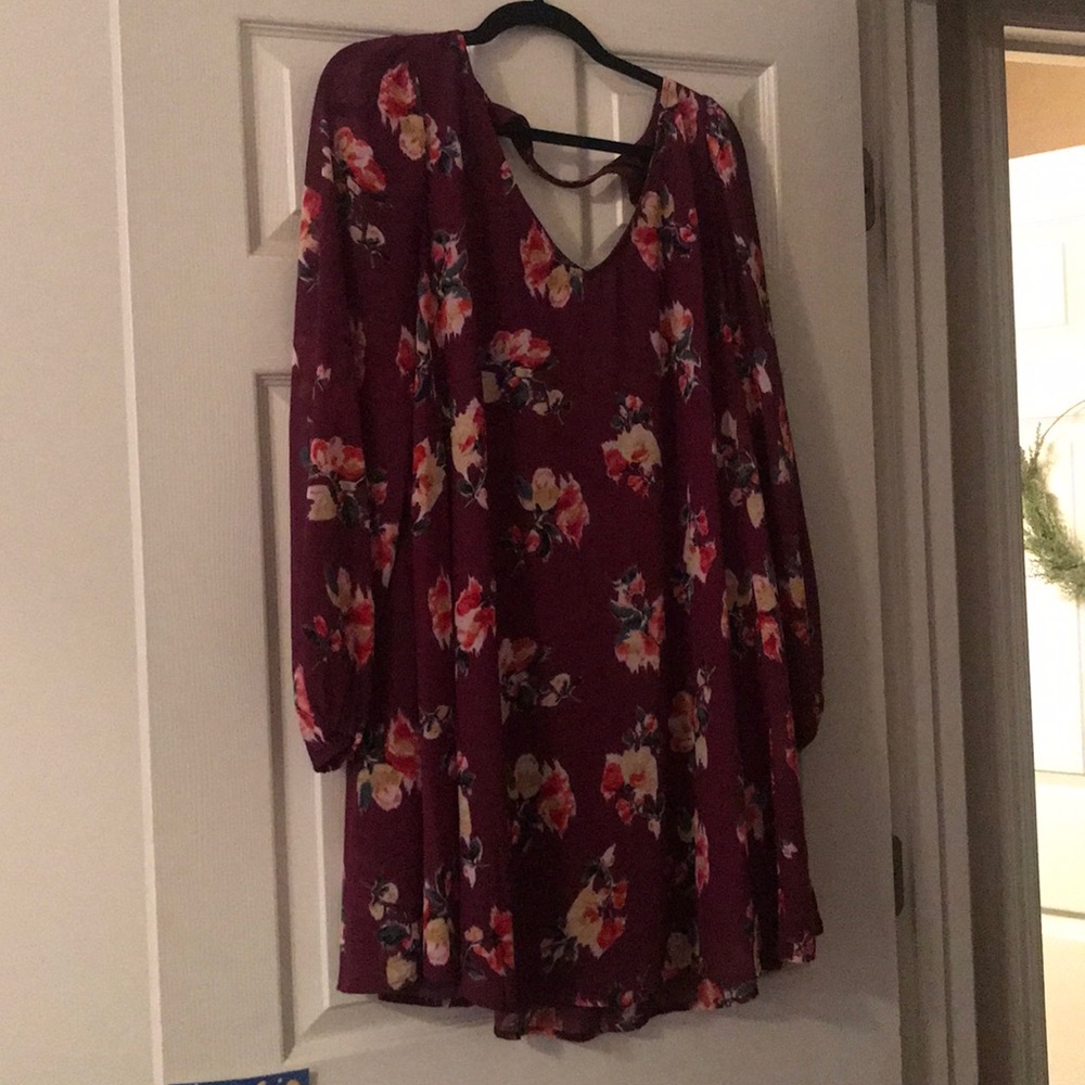 Gorgeous dress! Worn once for family photos