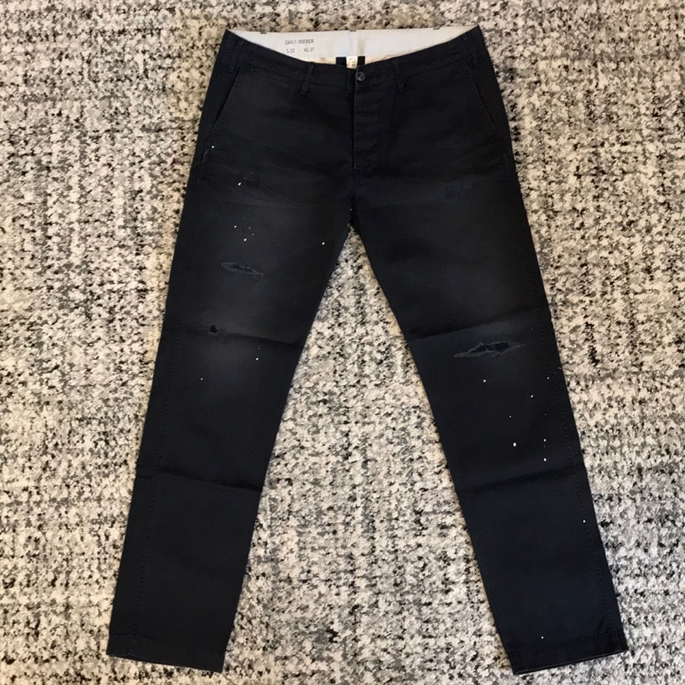 Deluxe distressed chino in 32