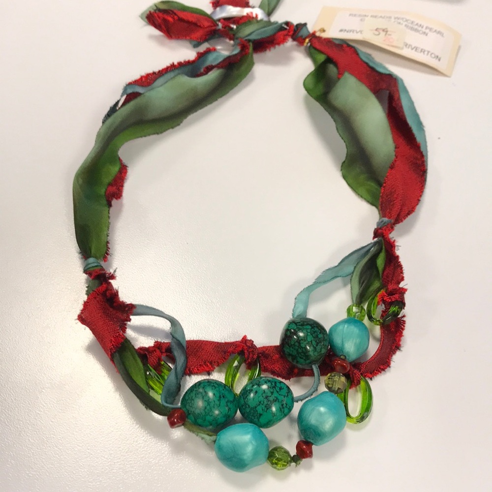 Riverton ribbon resin necklace