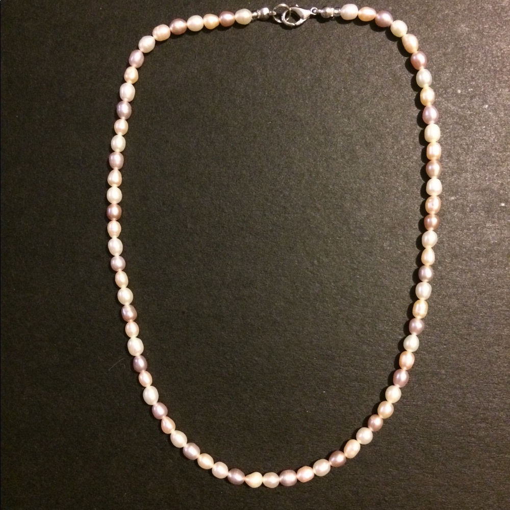 Multi-colored pearl necklace