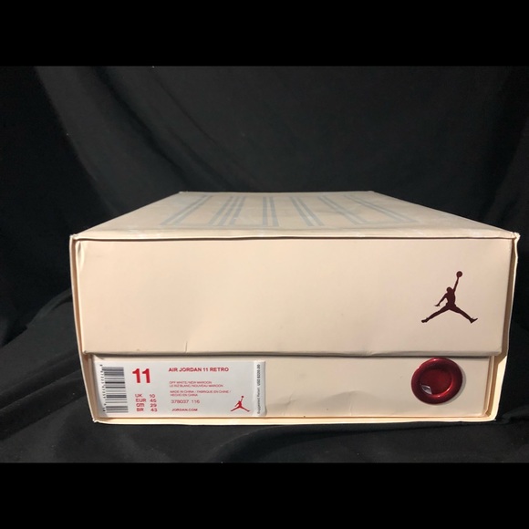 Jordan 11’s main image 4