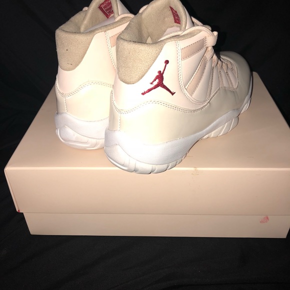 Jordan 11’s main image 6