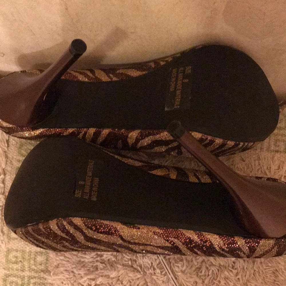 Heels - Picture 2 of 3