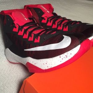 TODAY ONLY!🎁NIKE ZOOM DEVOSION🌎