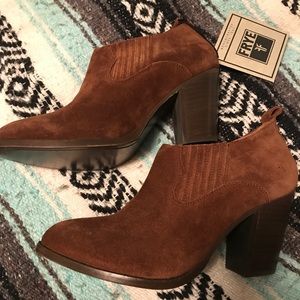 Frye Ilana Shooties