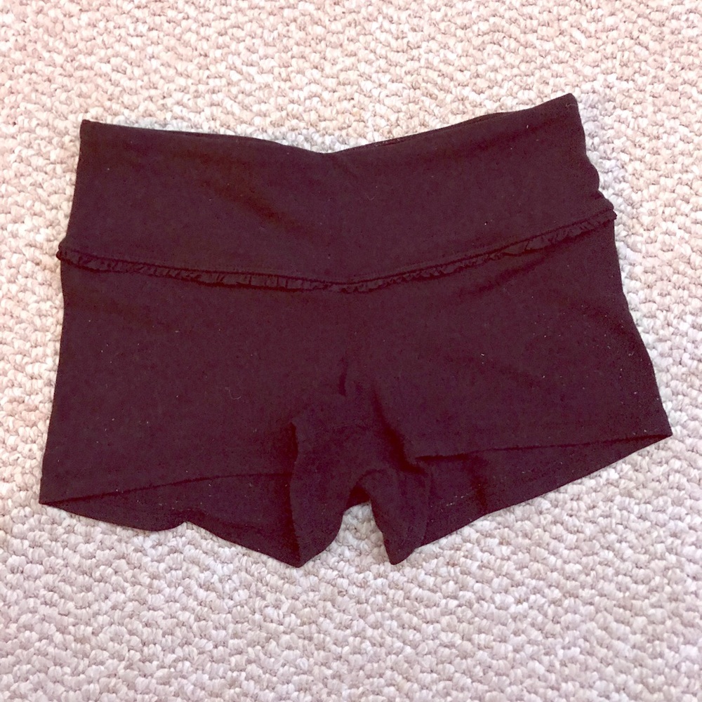 Lululemon spandex with cute ruffle