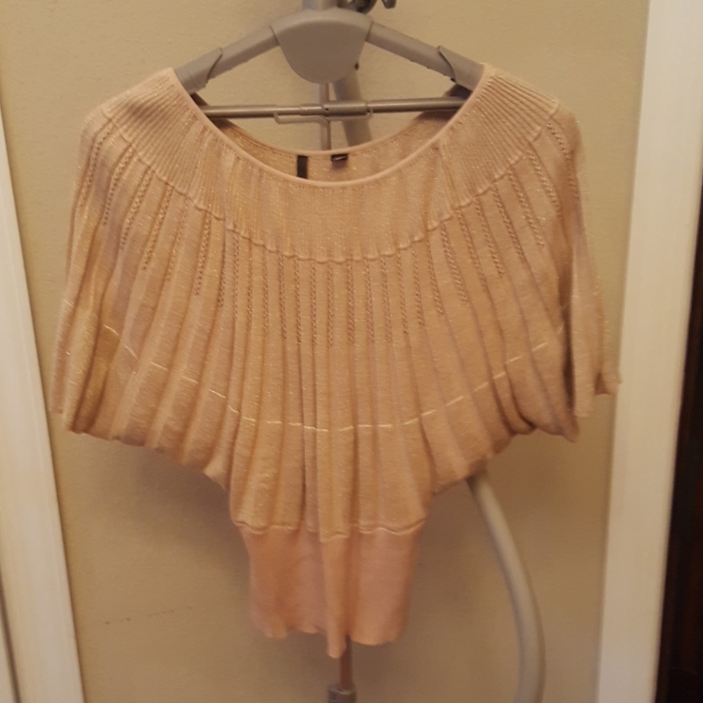 Skye's the Limit gold sweater sz pxl