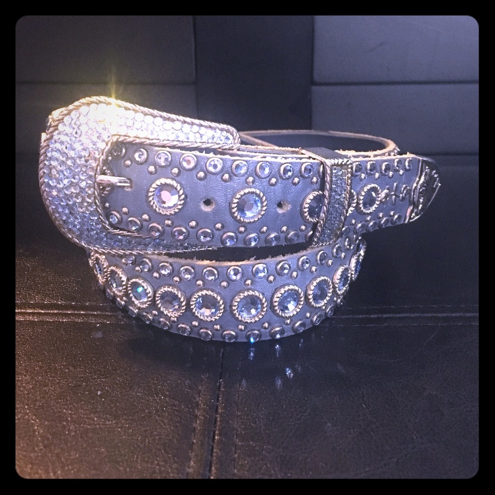 Kippy’s belt size 34. Free gift with any purchase