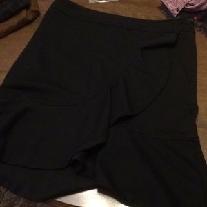 Adorable black skirt with ruffle!