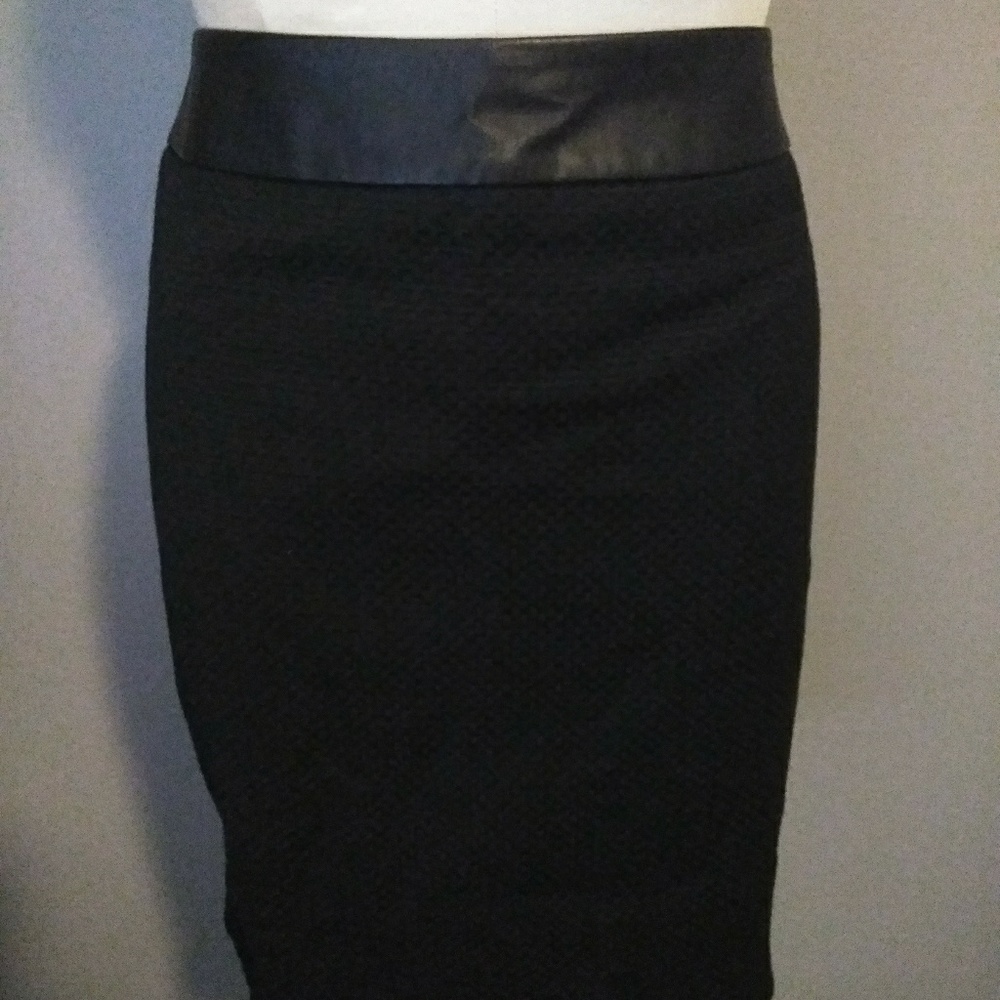 *THE LIMITED* NEW WOMEN'S WAFFLE SKIRT W/BAND