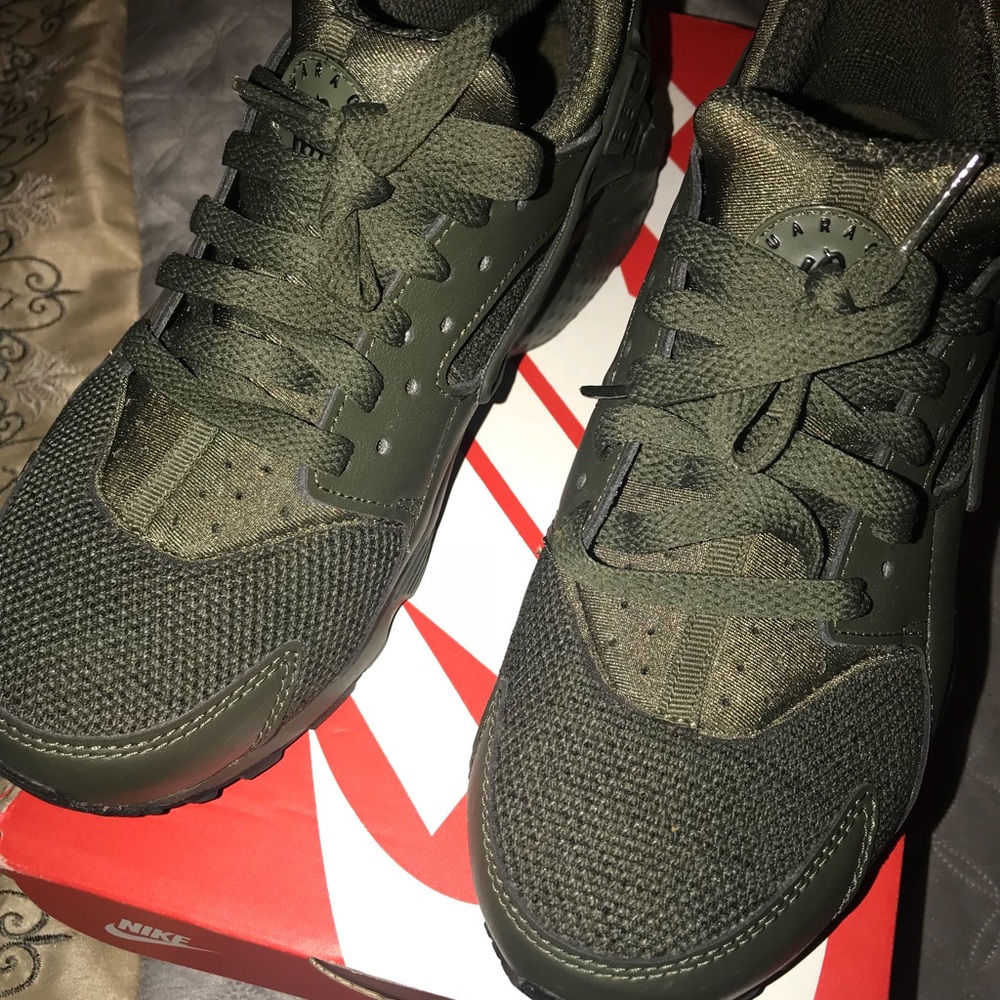 Nike Huaraches hunter green EXCLUSIVE color