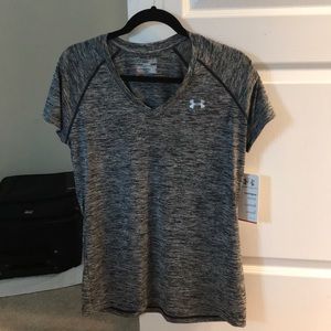 Under Armour NWT Heat Gear Women’s Semifitted Top