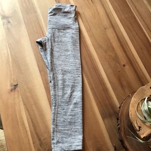 Sz2 lululemon Wunder Under Hi-Rise Crop