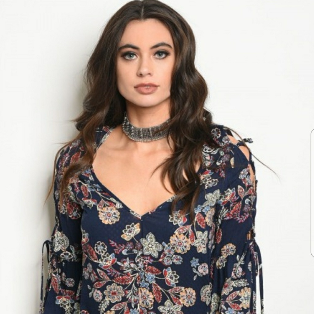 Navy Floral Lace up sleeve top