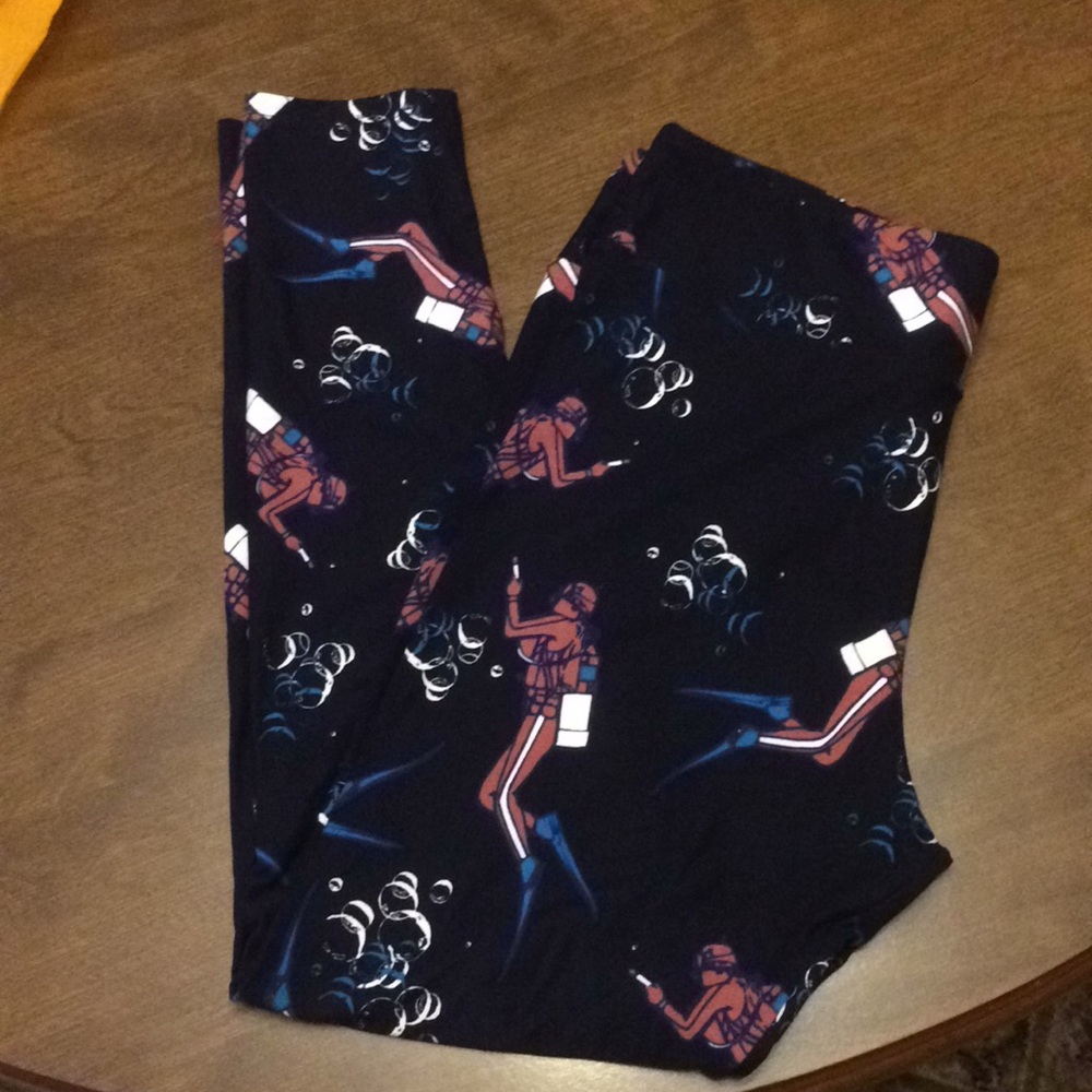 TC LuLaRoe Scuba Leggings